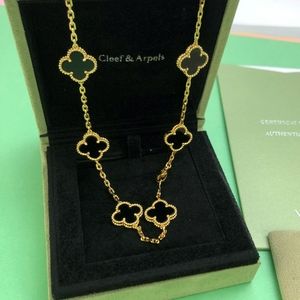 Authentic Van Cleef & Arpels Necklace Black Flower Necklace